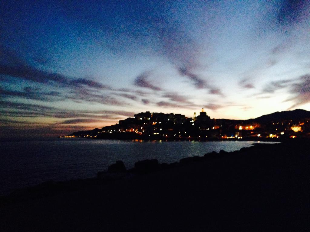 Appartamento Vista Mare Con Piscina Cala Di Sole Imperia Εξωτερικό φωτογραφία