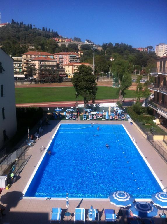 Appartamento Vista Mare Con Piscina Cala Di Sole Imperia Εξωτερικό φωτογραφία
